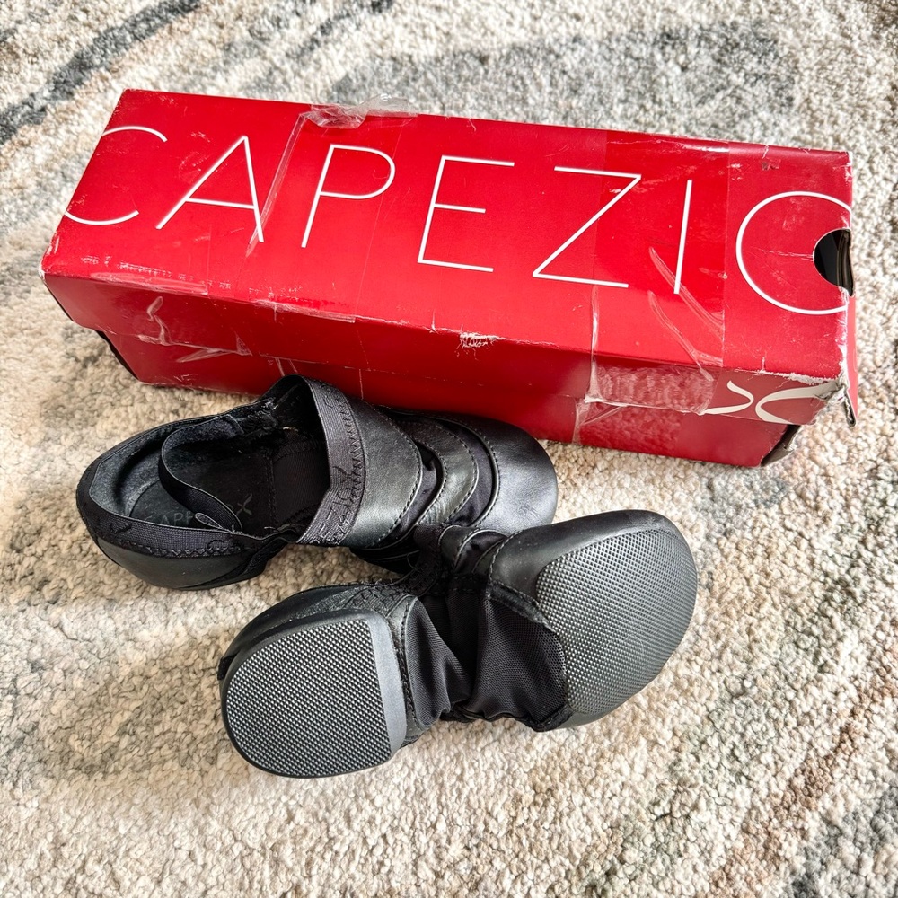 NIB Capezio Freeform Jazz Shoes, Black, Unisex Size 6W